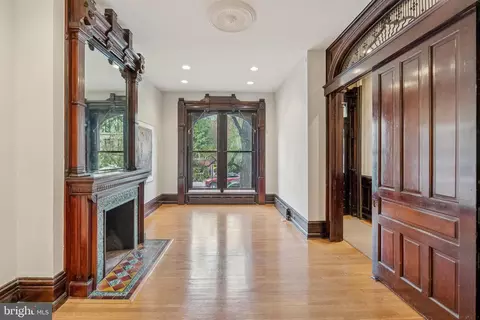 Living - 2012 R St NW, Washington, DC 20009 photo 1 of 4