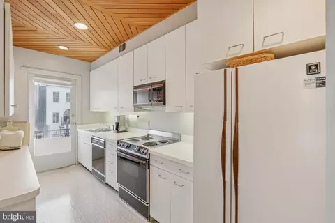 Kitchen - 2012 R St NW, Washington, DC 20009 photo 1 of 1