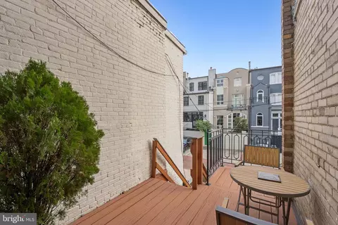 Exterior - 2012 R St NW, Washington, DC 20009 photo 5 of 8