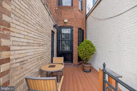 Exterior - 2012 R St NW, Washington, DC 20009 photo 4 of 8