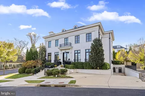 2109 Dunmore Ln NW, Washington, DC 20007