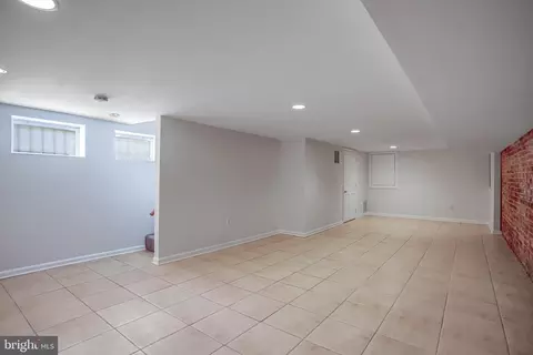 15 Todd Pl NE, Washington, DC 20002 photo 34
