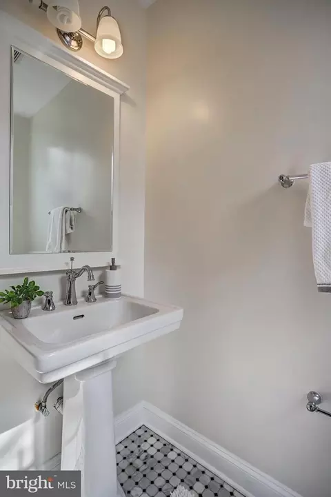 15 Todd Pl NE, Washington, DC 20002 photo 18