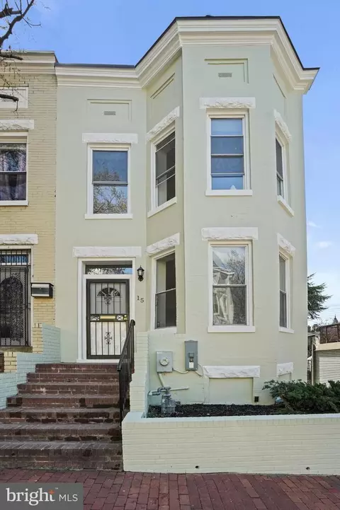15 Todd Pl NE, Washington, DC 20002 photo 2