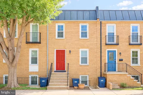 712 6th St SW, Washington, DC 20024