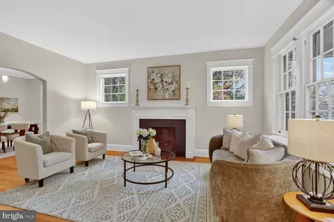 4214 37th St NW, Washington, DC 20008 photo 3