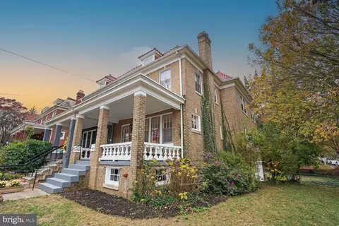 4214 37th St NW, Washington, DC 20008 photo 2