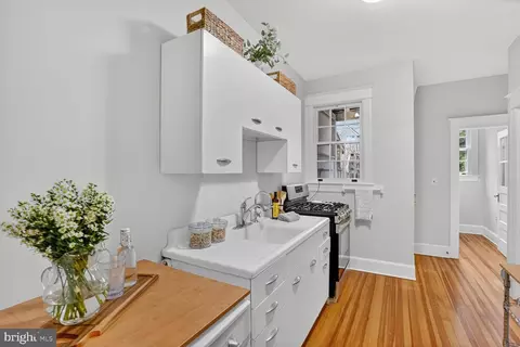4214 37th St NW, Washington, DC 20008 photo 13