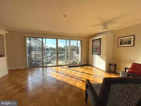 520 N Street St SW #S618, Washington, DC 20024