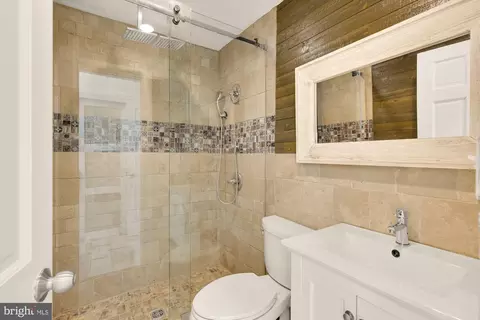 Bath - 1210 Meigs Pl NE, Washington, DC 20002 photo 3 of 4