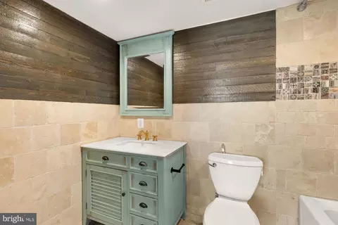 Bath - 1210 Meigs Pl NE, Washington, DC 20002 photo 2 of 4