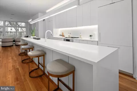 1541 6th St NW #1, Washington, DC 20001