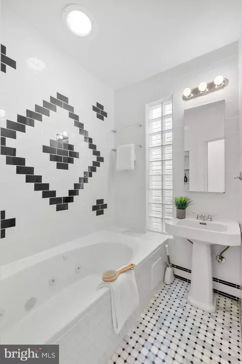 1126 Montello Ave NE, Washington, DC 20002 photo 22