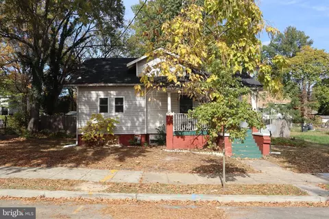 1004 Shepherd St NE, Washington, DC 20017