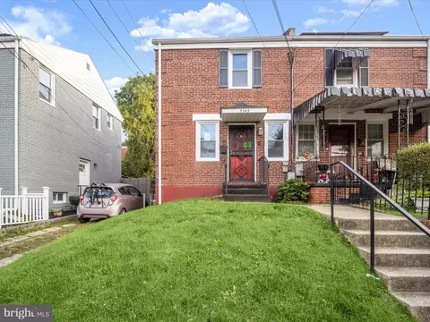 5545 Bass Pl SE, Washington, DC 20019