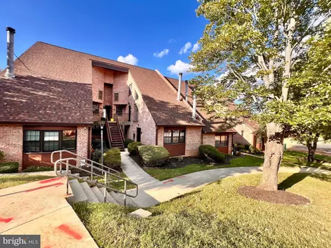 3066 Pineview Ct NE, Washington, DC 20018