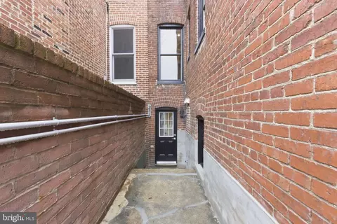 Entry Way - 1319 E Capitol St SE, Washington, DC 20003 photo 6 of 6