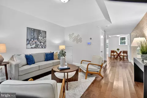 Living - 1027 6th St NE, Washington, DC 20002 photo 2 of 2