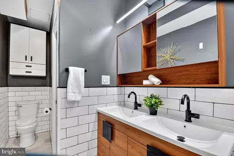 Bath - 1027 6th St NE, Washington, DC 20002 photo 2 of 3