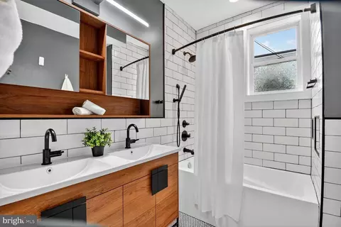 Bath - 1027 6th St NE, Washington, DC 20002 photo 1 of 3