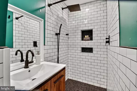 Bath - 1027 6th St NE, Washington, DC 20002 photo 3 of 3