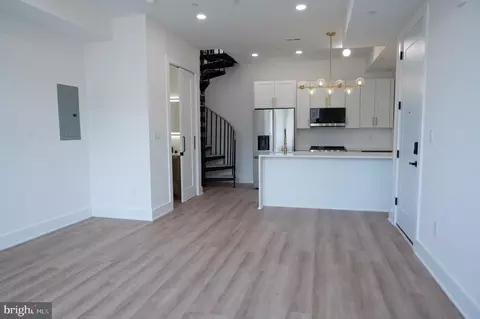 2105 M St NE #12, Washington, DC 20002