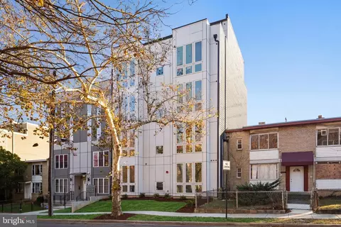 Exterior - 2105 M St NE #12, Washington, DC 20002 photo 4 of 8
