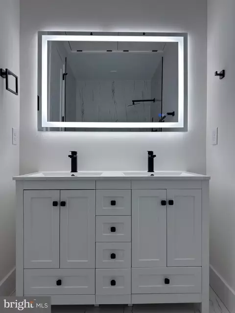 Bath - 2105 M St NE #12, Washington, DC 20002 photo 2 of 2