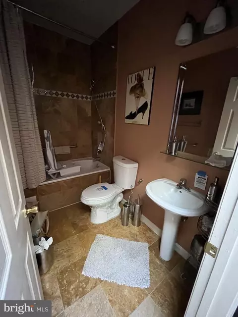 1109 Penn St NE #4, Washington, DC 20002 photo 5
