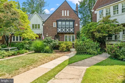 4452 Q St NW, Washington, DC 20007
