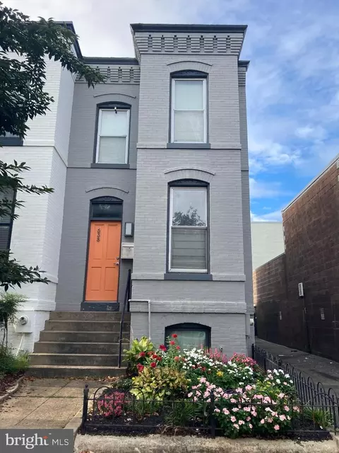 638 D St SE, Washington, DC 20003