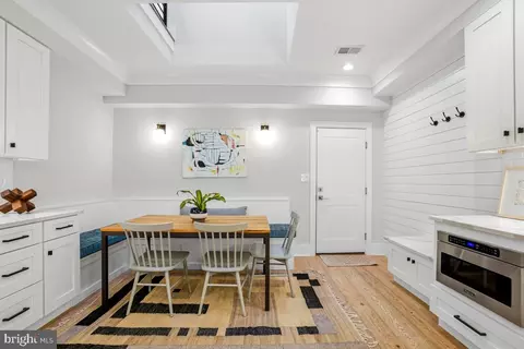 Entry Way - 750 13th St SE, Washington, DC 20003 photo 6 of 12