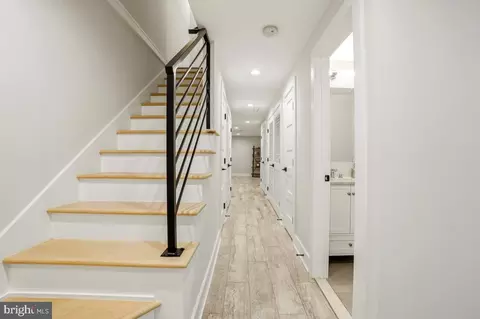 Entry Way - 750 13th St SE, Washington, DC 20003 photo 10 of 12