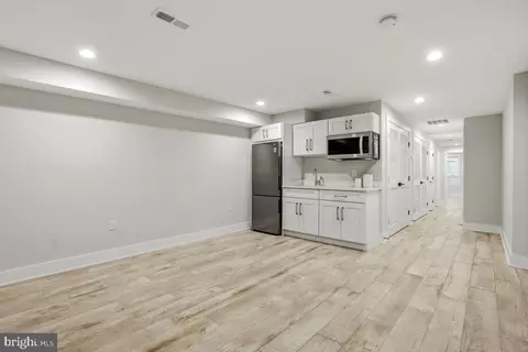 Entry Way - 750 13th St SE, Washington, DC 20003 photo 11 of 12