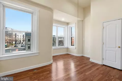Living - 1018 11th St NE, Washington, DC 20002 photo 4 of 4