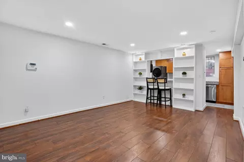 422 Butternut St NW #T-3, Washington, DC 20012