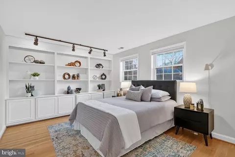 Bedroom - 3540 Reservoir Rd NW, Washington, DC 20007 photo 4 of 5