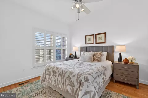 Bedroom - 3540 Reservoir Rd NW, Washington, DC 20007 photo 3 of 5