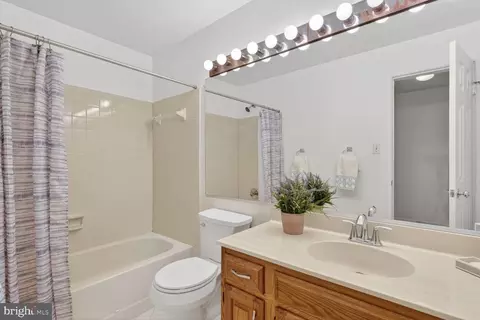 Bath - 3540 Reservoir Rd NW, Washington, DC 20007 photo 3 of 3