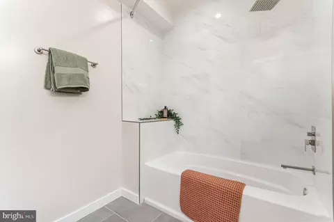 Bath - 2116 4th St NE #B, Washington, DC 20002 photo 3 of 4