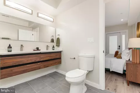 Bath - 2116 4th St NE #B, Washington, DC 20002 photo 2 of 4