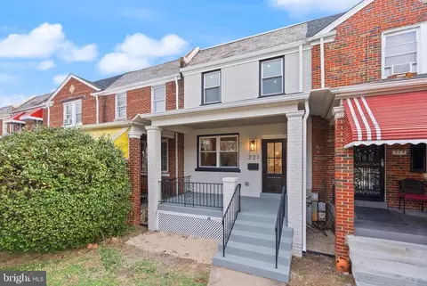 321 16th St NE, Washington, DC 20002 photo 2