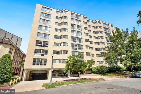 922 24th St NW #809, Washington, DC 20037