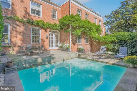 Exterior - 3402 R St NW, Washington, DC 20007 photo 2 of 4