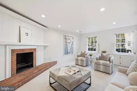 Living - 3402 R St NW, Washington, DC 20007 photo 3 of 3