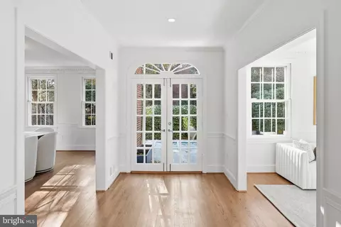 Entry Way - 3402 R St NW, Washington, DC 20007 photo 2 of 4