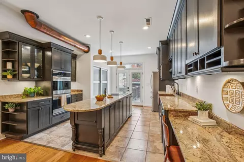 1124 G St NE, Washington, DC 20002