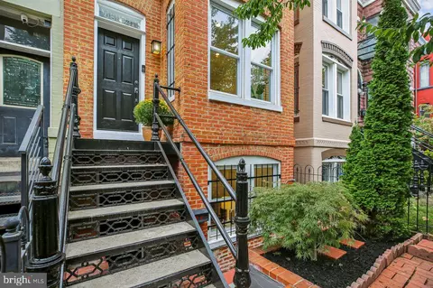 Exterior - 1124 G St NE, Washington, DC 20002 photo 1 of 5