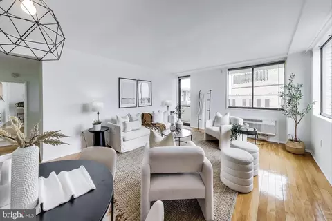 1325 18th St NW #1009, Washington, DC 20036