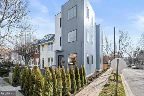 3554 T St NW, Washington, DC 20007